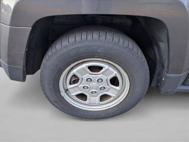Used 2015 Jeep Patriot Sport w/ Power Value Group FWD image 9