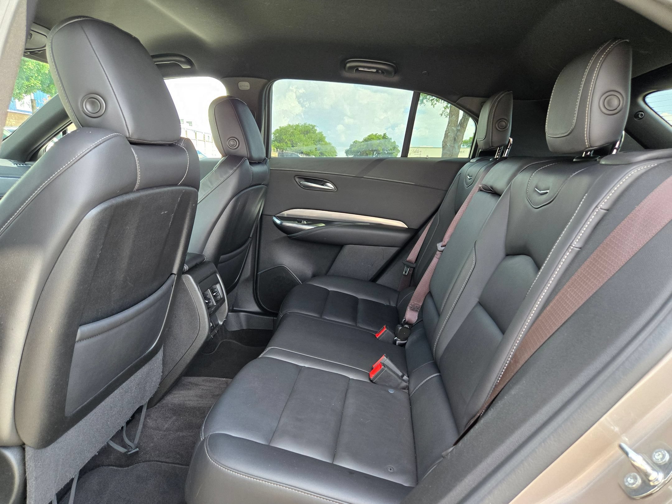 Used 2024 Cadillac XT4 Premium Luxury FWD image 15
