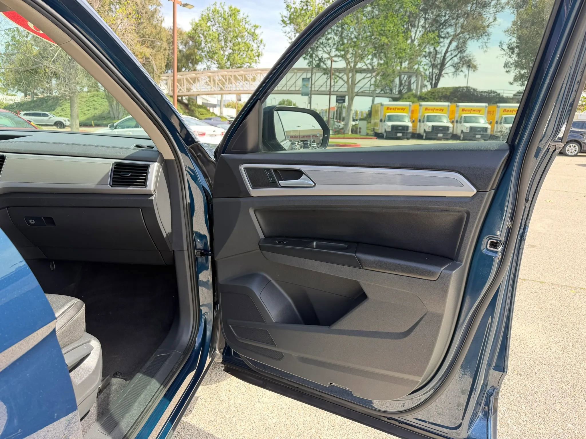 Used 2018 Volkswagen Atlas SE FWD image 23