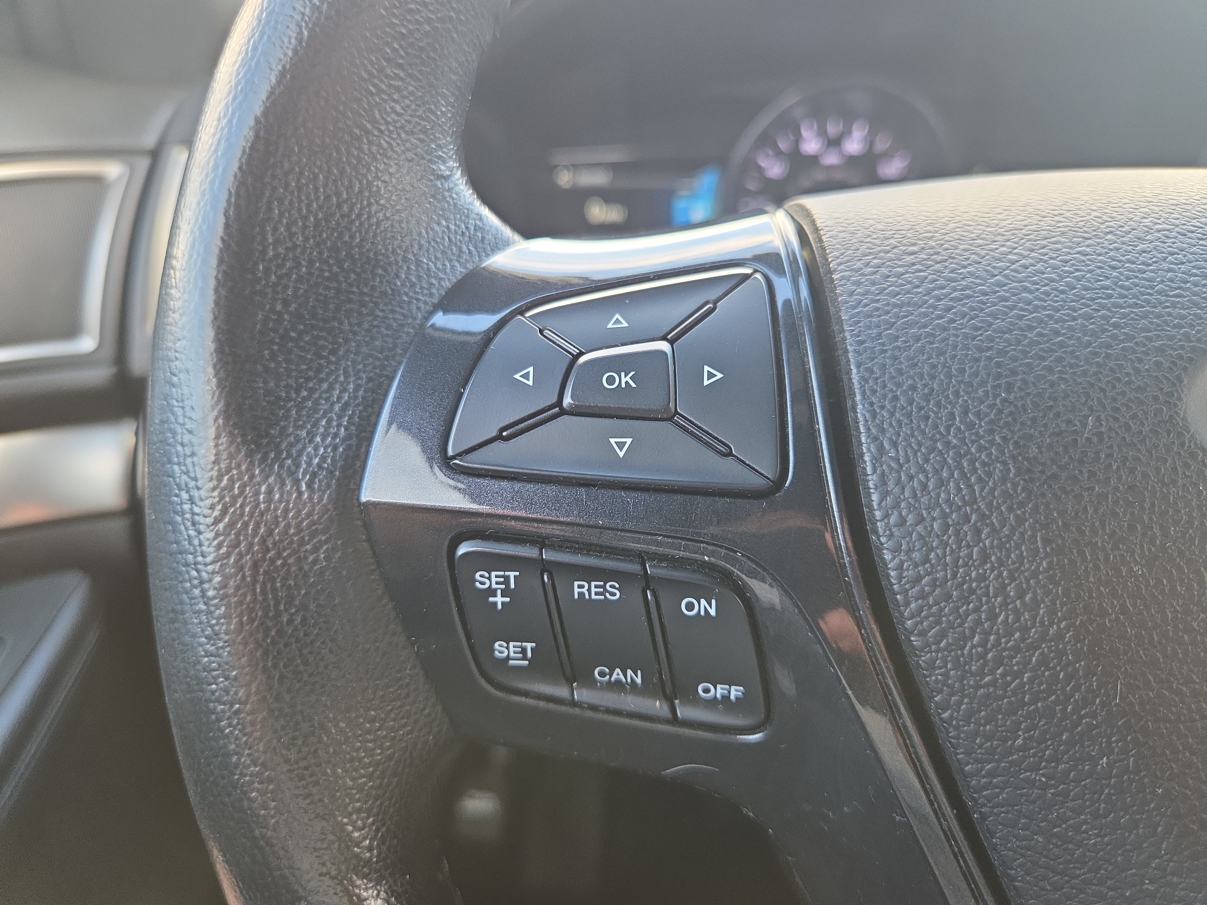 Used 2019 Ford Explorer XLT w/ Equipment Group 201A FWD image 12