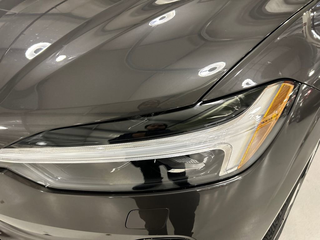 Certified 2023 Volvo XC60 T8 Plus w/ Climate Package image 7