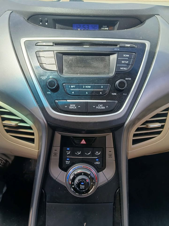 Used 2013 Hyundai Elantra GLS image 18