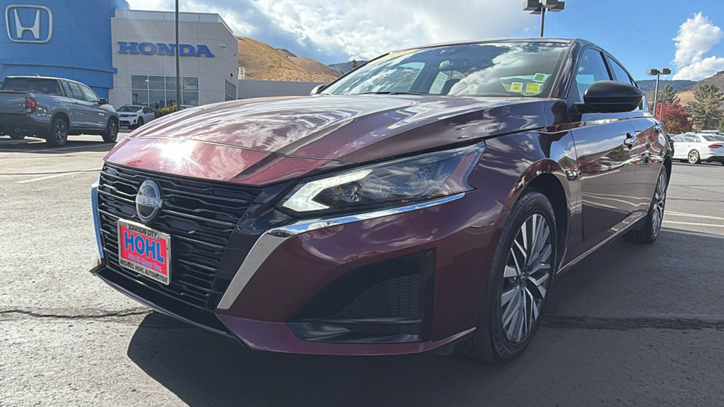 Used 2025 Nissan Altima 2.5 SV FWD image 7