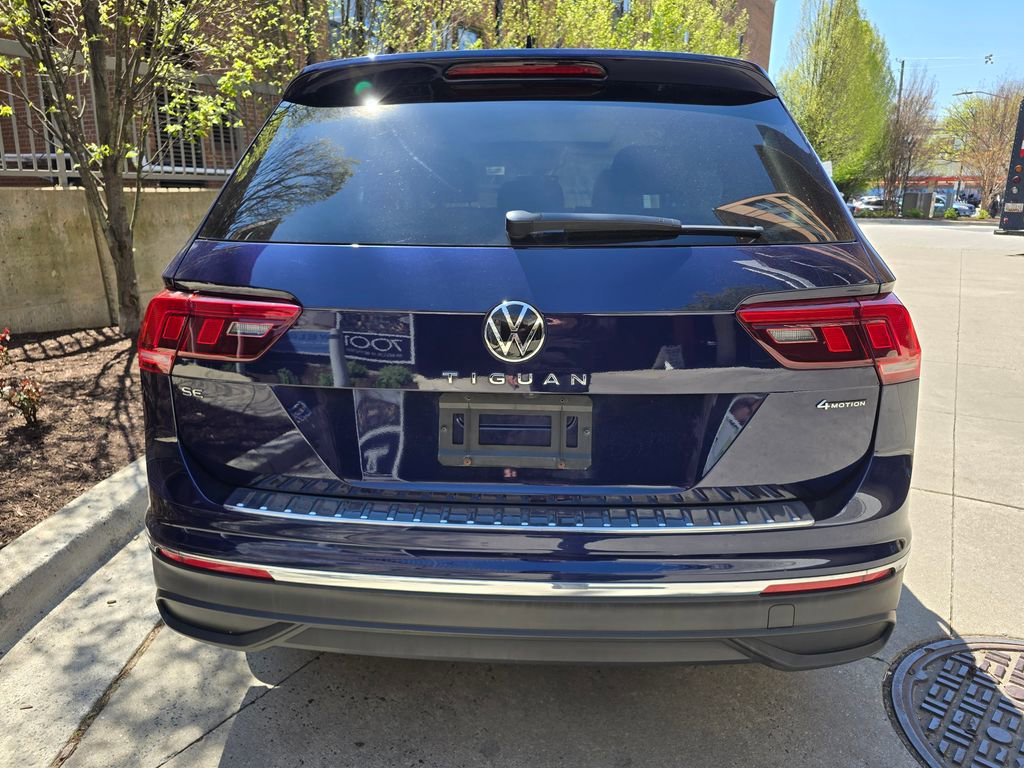 Used 2023 Volkswagen Tiguan SE w/ Panoramic Sunroof Package image 6
