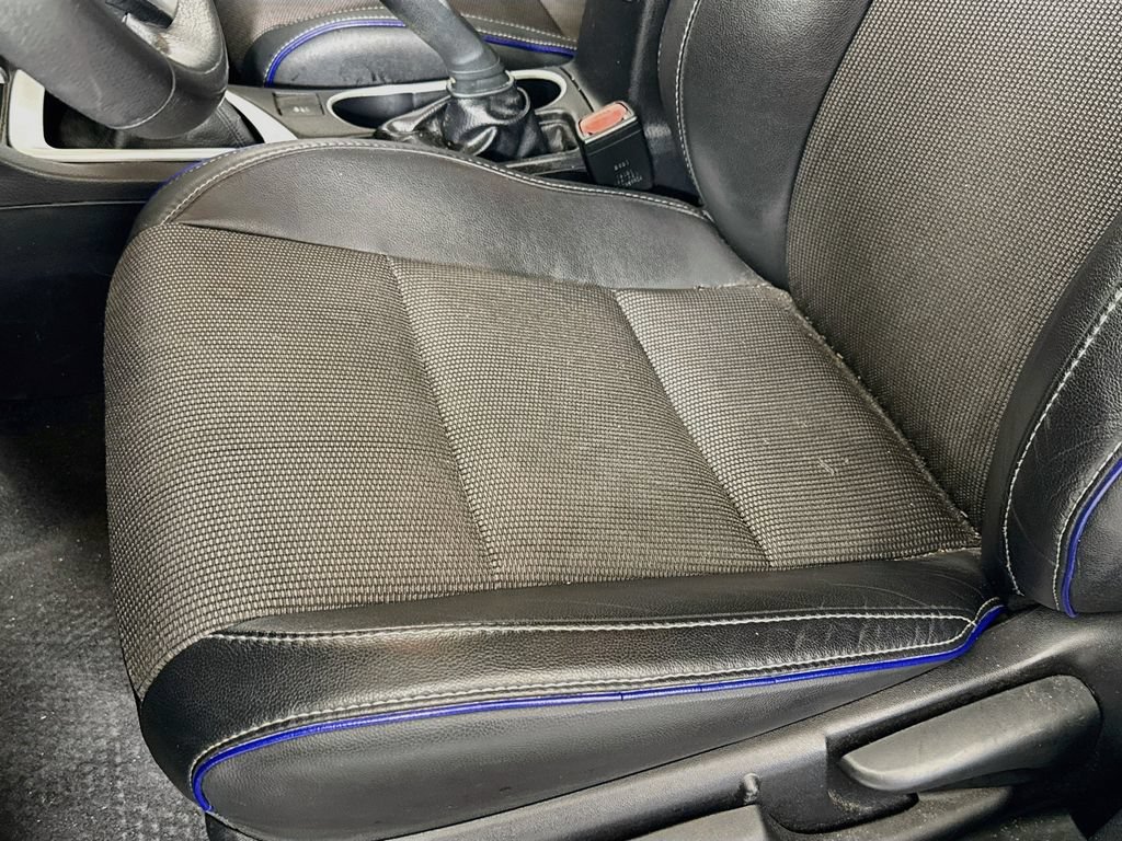 Used 2017 Toyota Corolla SE w/ Carpet Mat Package (TMS) FWD image 18