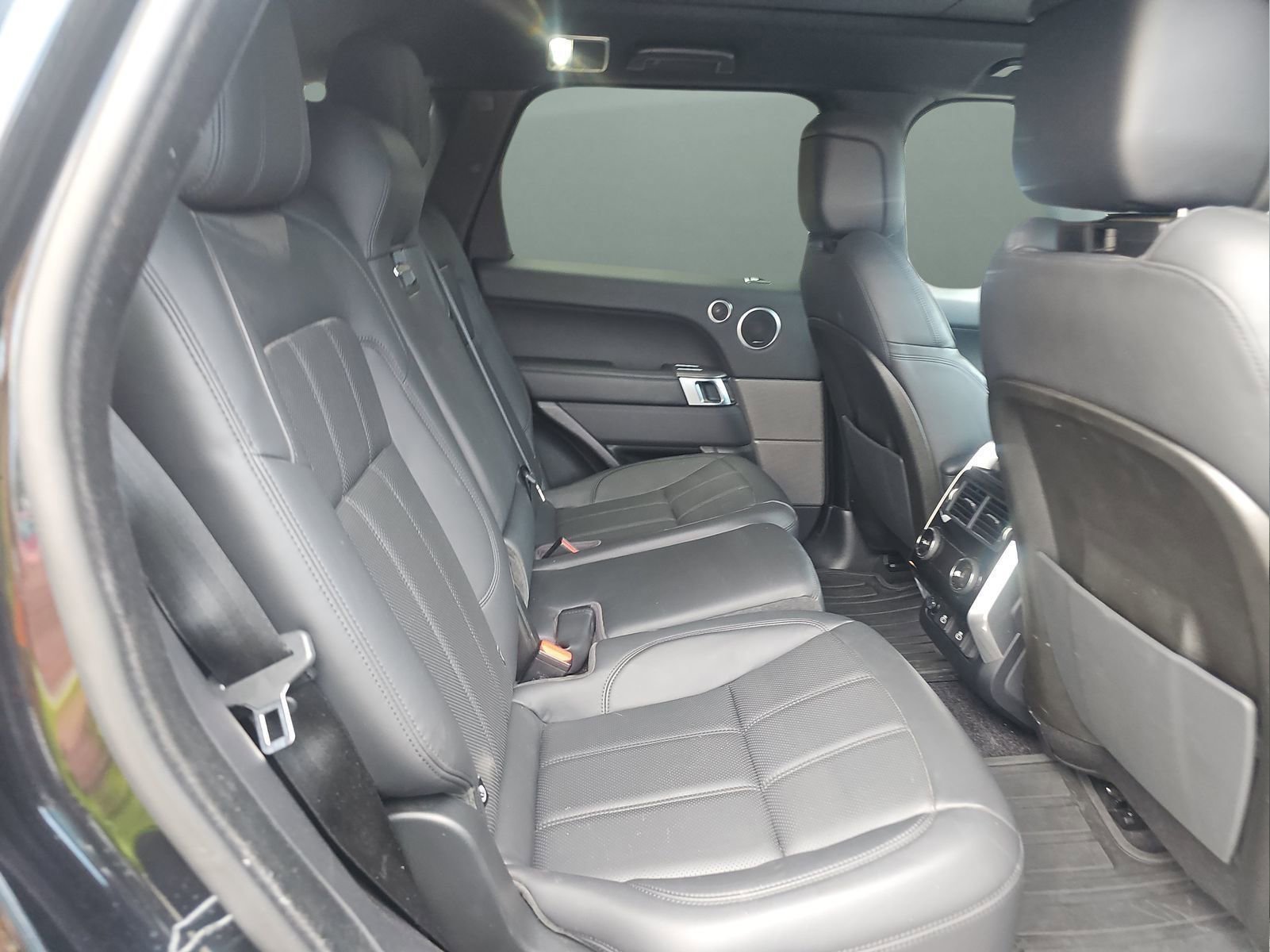 Used 2022 Land Rover Range Rover Sport HST image 10