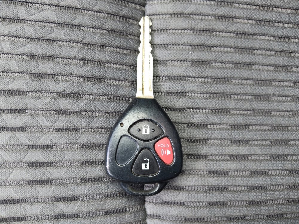 Used 2018 Toyota 4Runner SR5 RWD image 32