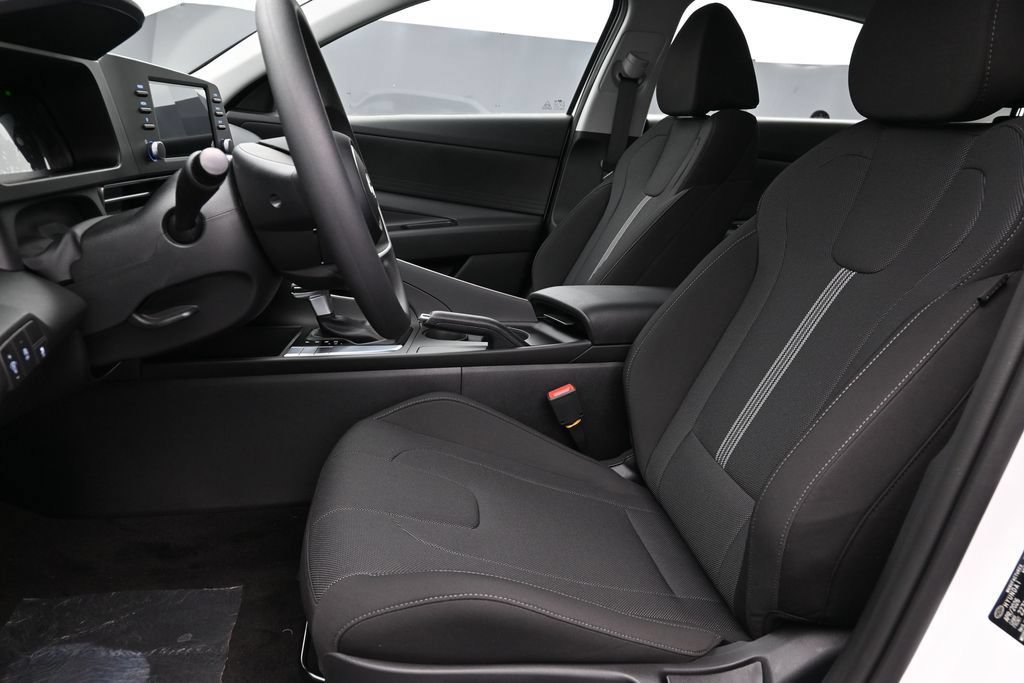 New 2026 Hyundai Elantra SE FWD image 10