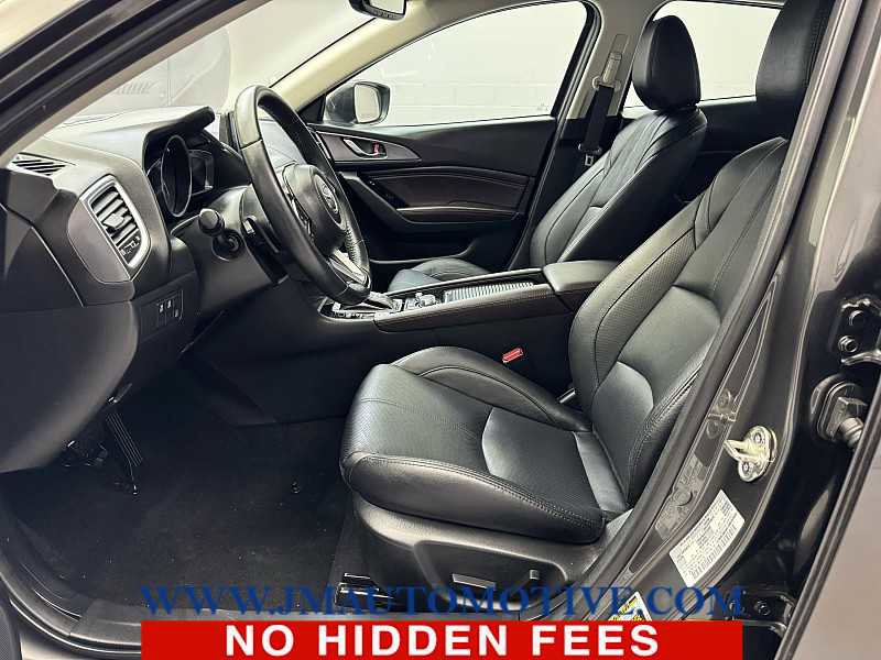 Used 2018 MAZDA MAZDA3 Grand Touring w/ Premium Equipment Package FWD image 13
