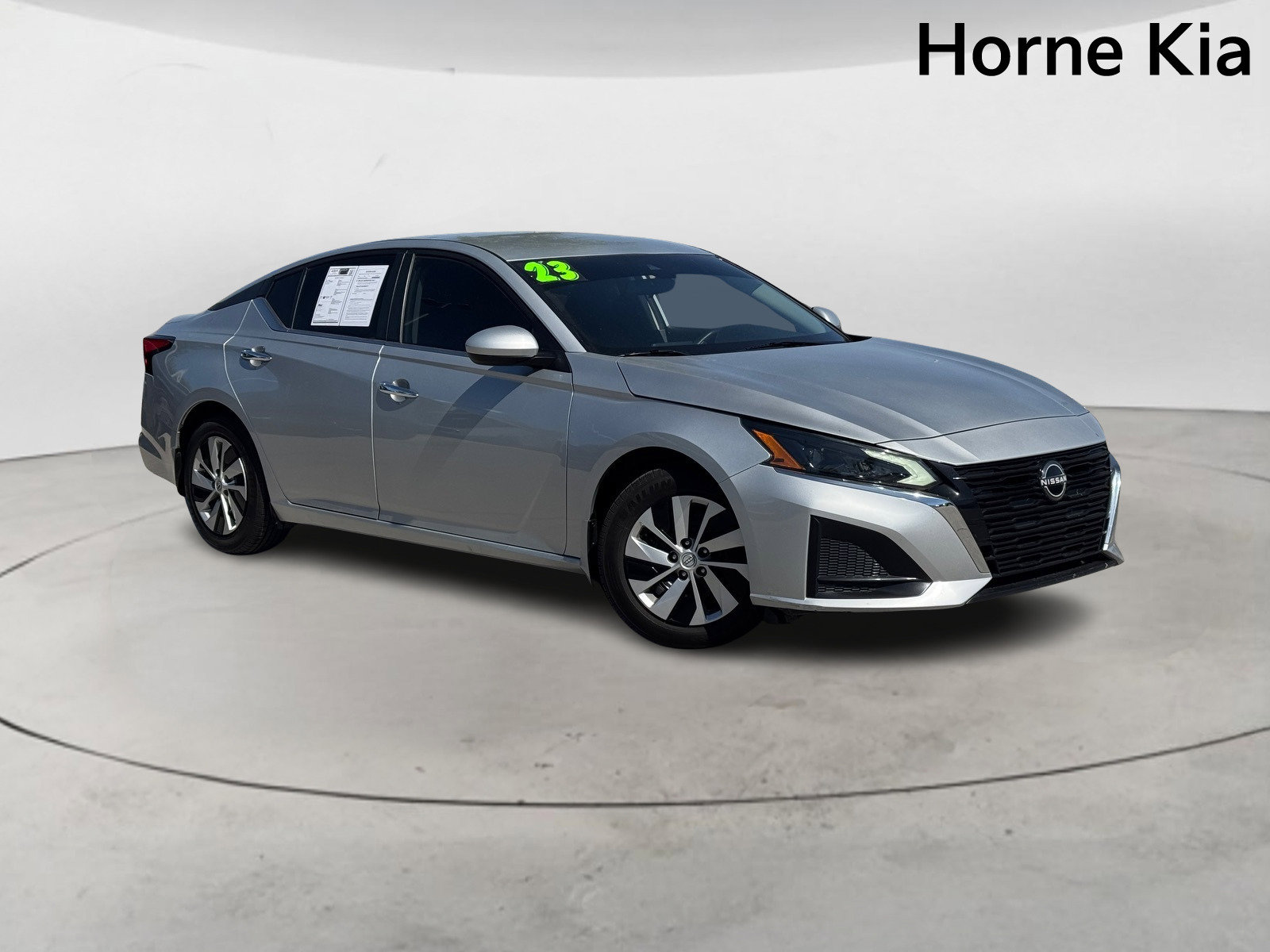 Used 2023 Nissan Altima 2.5 S image 2