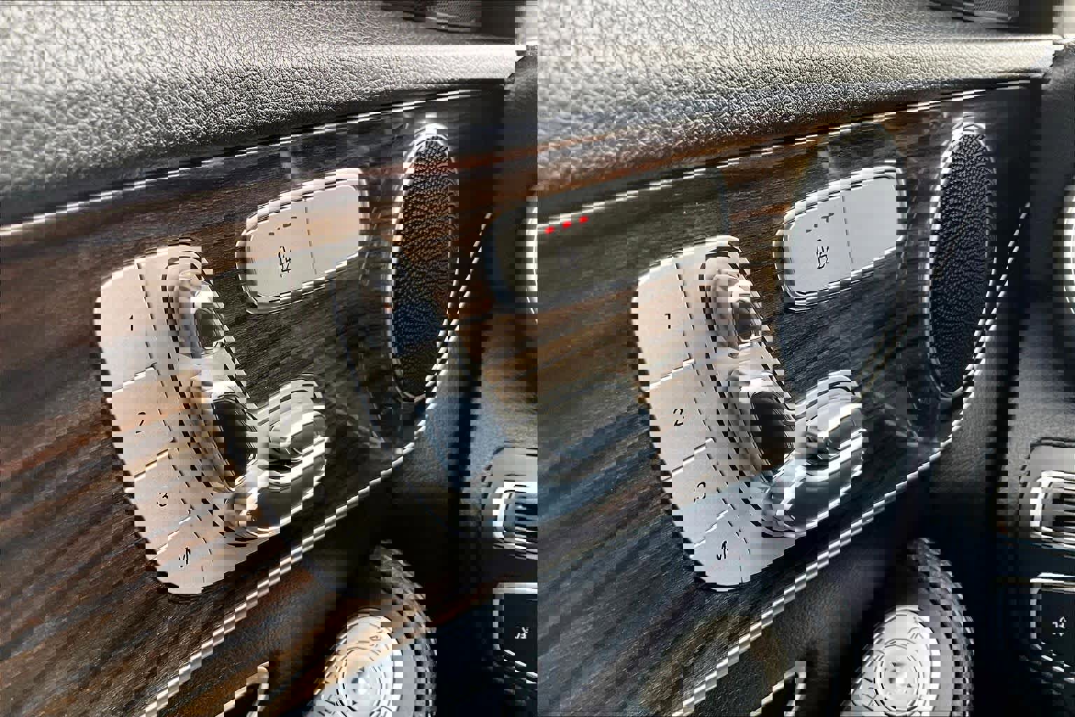 Used 2018 Mercedes-Benz C 300 4MATIC Sedan image 33