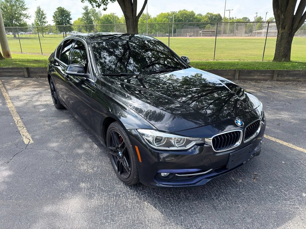 Used 2018 BMW 330i xDrive Sedan AWD/4WD image 8