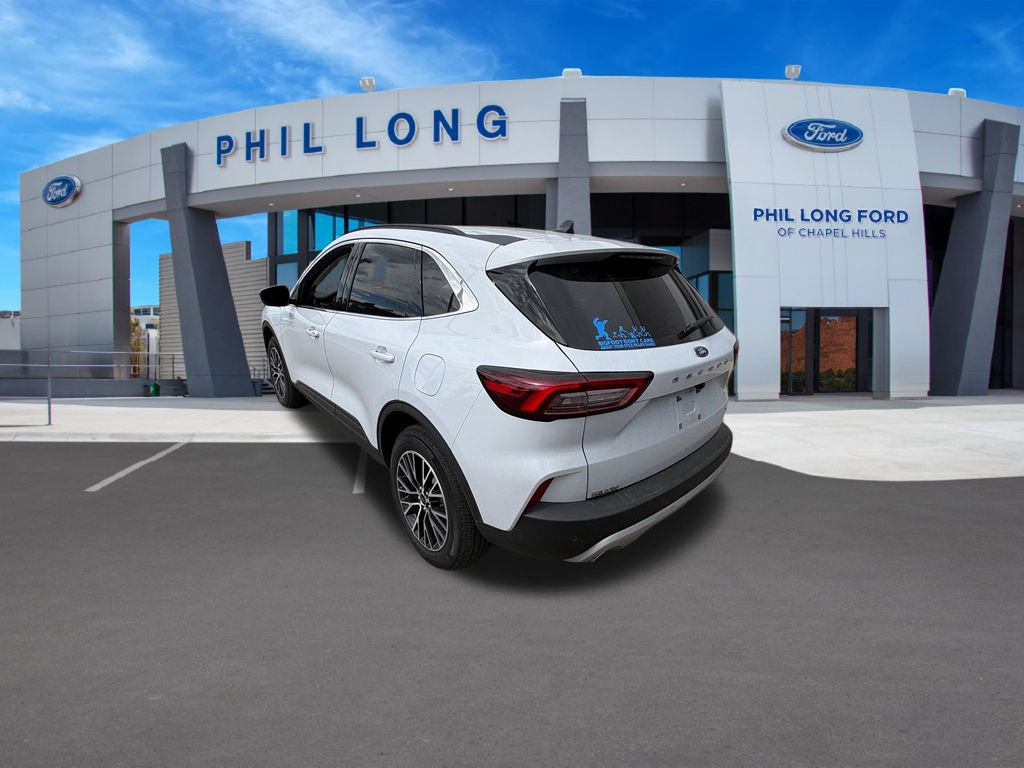 Used 2025 Ford Escape SE FWD image 3