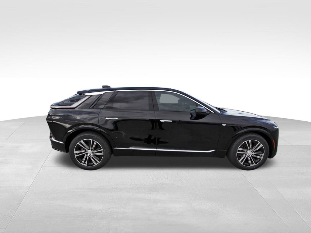 New 2026 Cadillac Lyriq Luxury image 5