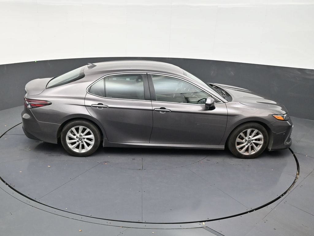 Used 2022 Toyota Camry LE FWD image 17