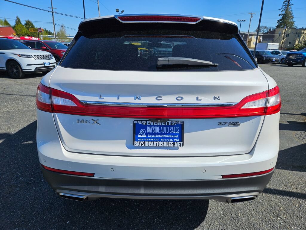 Used 2016 Lincoln MKX Reserve w/ Luxury Package AWD/4WD image 4