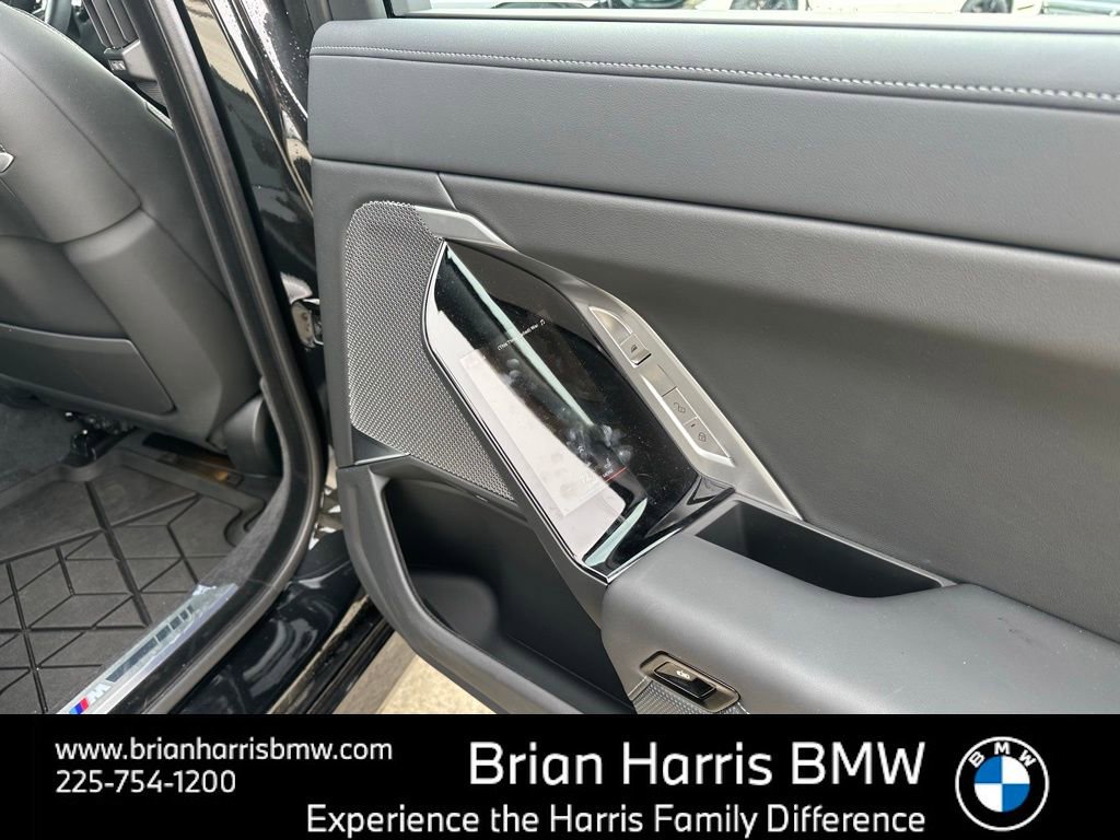 Certified 2025 BMW 740i image 28