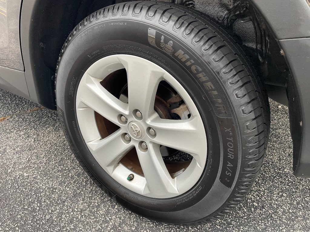 Used 2013 Toyota RAV4 XLE FWD image 10