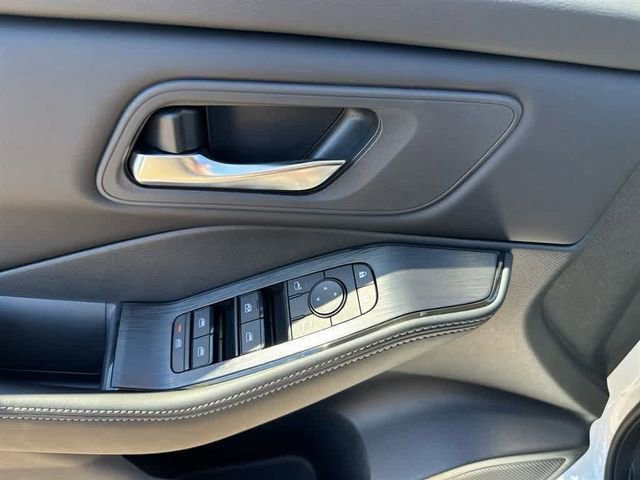 New 2026 Nissan Rogue SV image 10