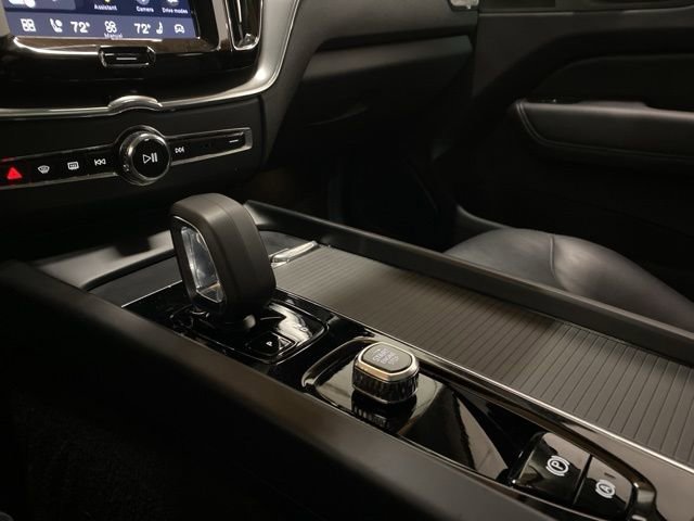 Used 2025 Volvo XC60 B5 Core image 52
