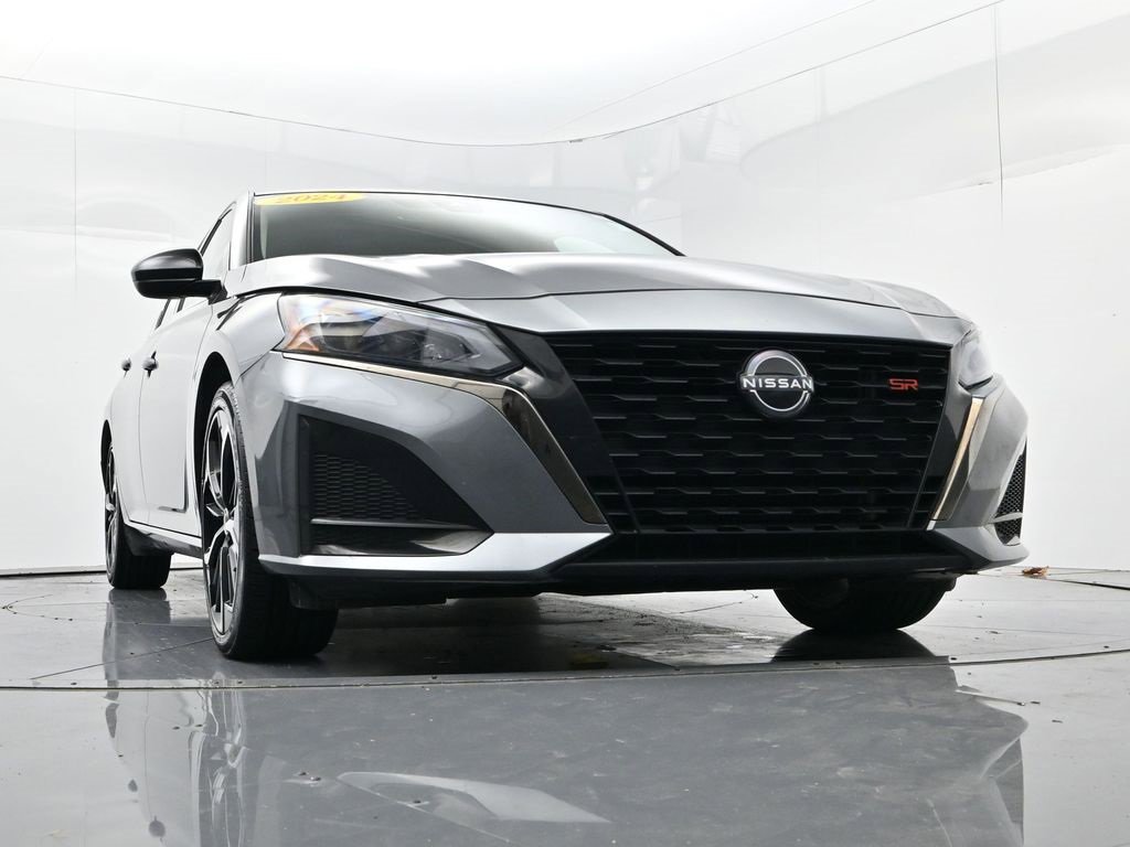 Used 2024 Nissan Altima 2.5 SR image 40