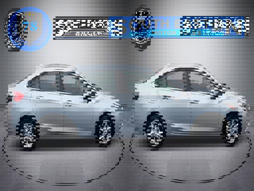 Used 2017 Chevrolet Cruze LT w/ Convenience Package image 8