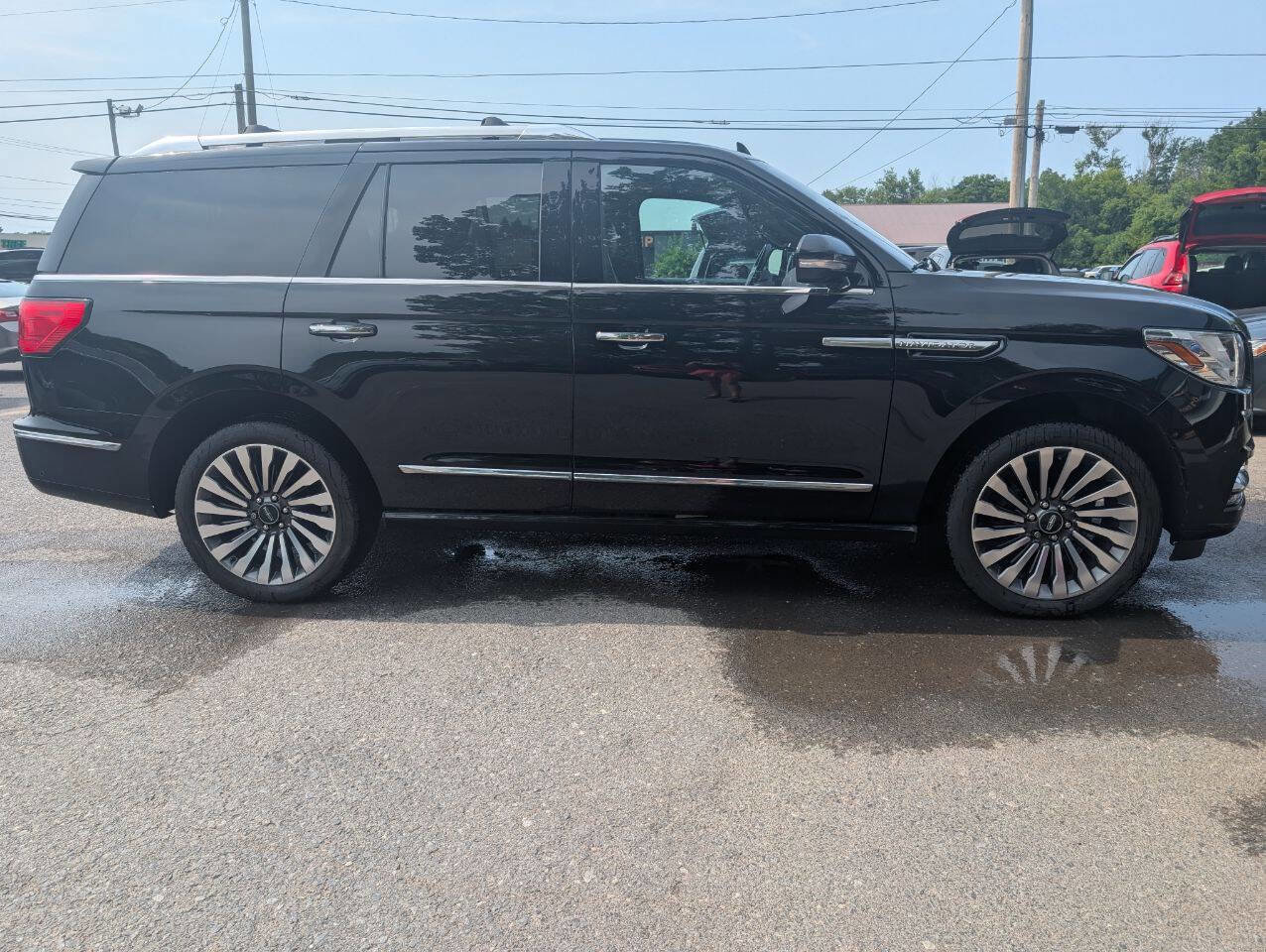 Used 2019 Lincoln Navigator Reserve w/ Cargo Package image 3