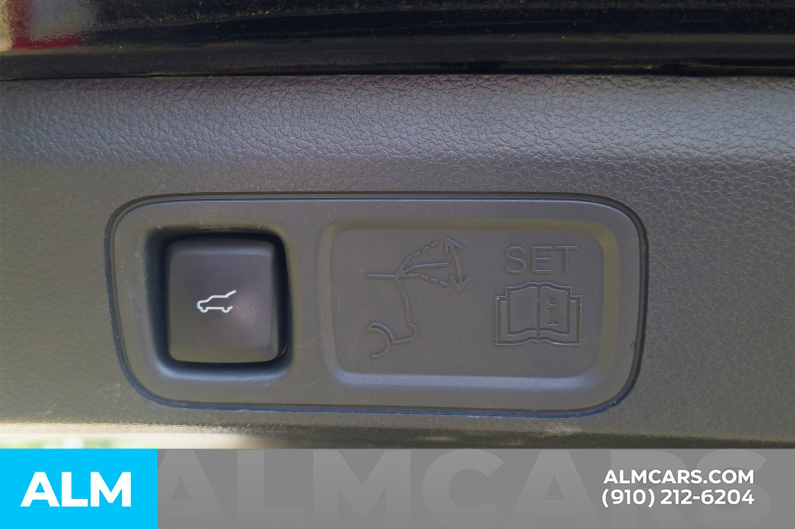 Used 2024 Ford Expedition XLT AWD/4WD image 10