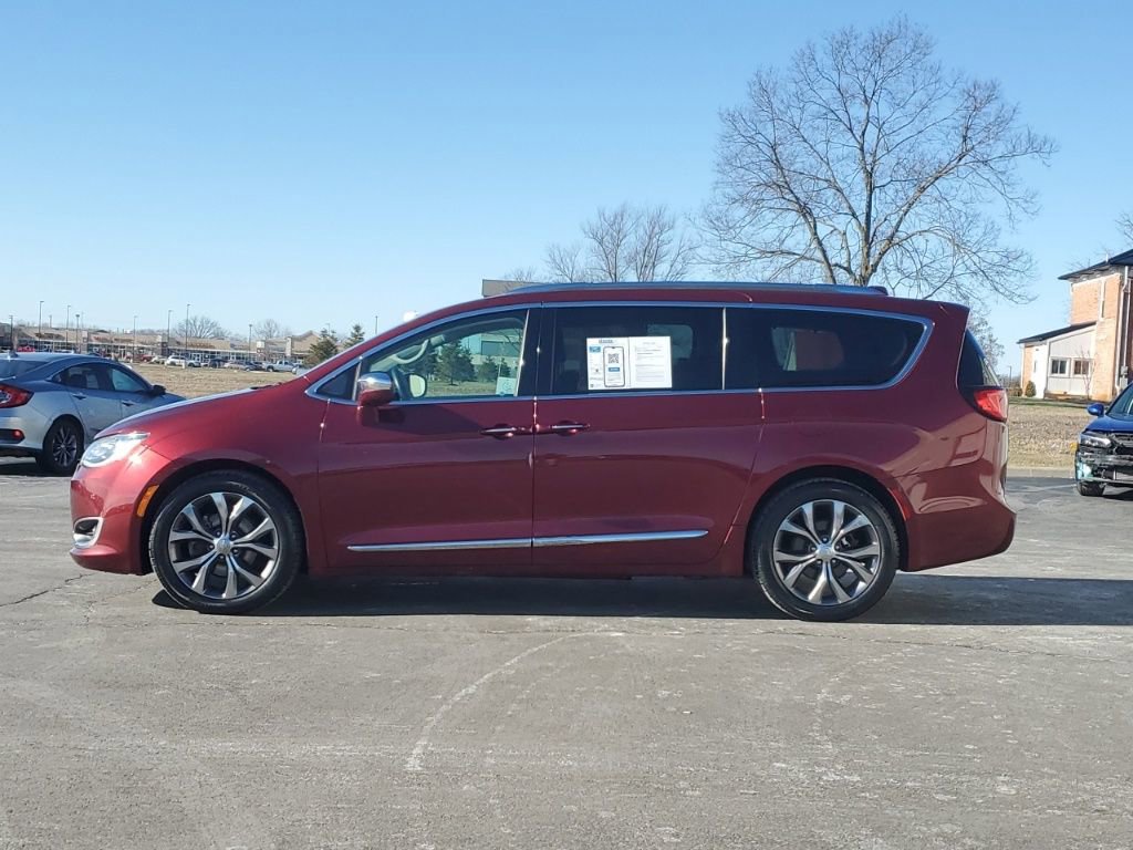 Used 2018 Chrysler Pacifica Limited image 4