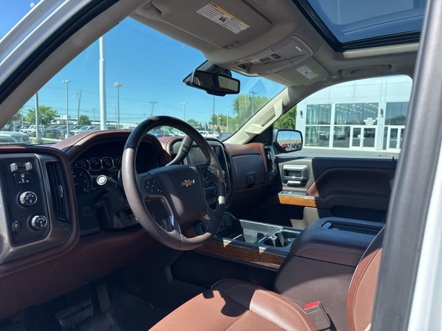Used 2016 Chevrolet Silverado 1500 High Country w/ High Country Premium Package AWD/4WD image 17