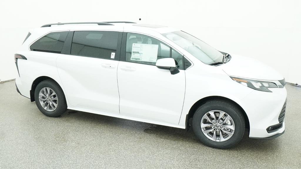 New 2026 Toyota Sienna XLE FWD image 12