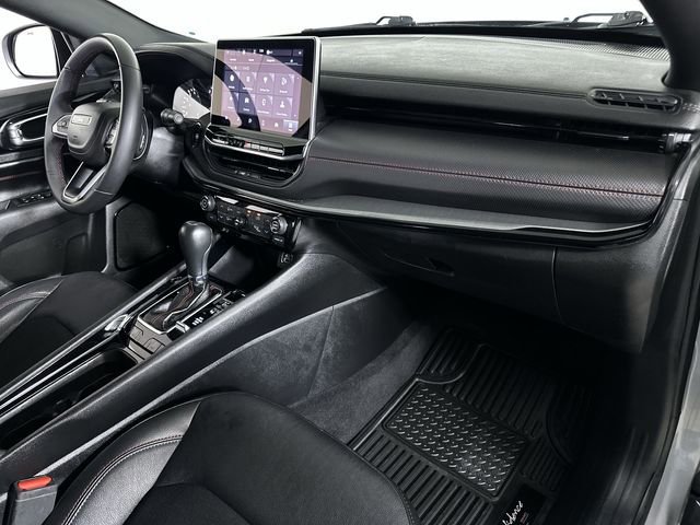 Used 2024 Jeep Compass Trailhawk image 30