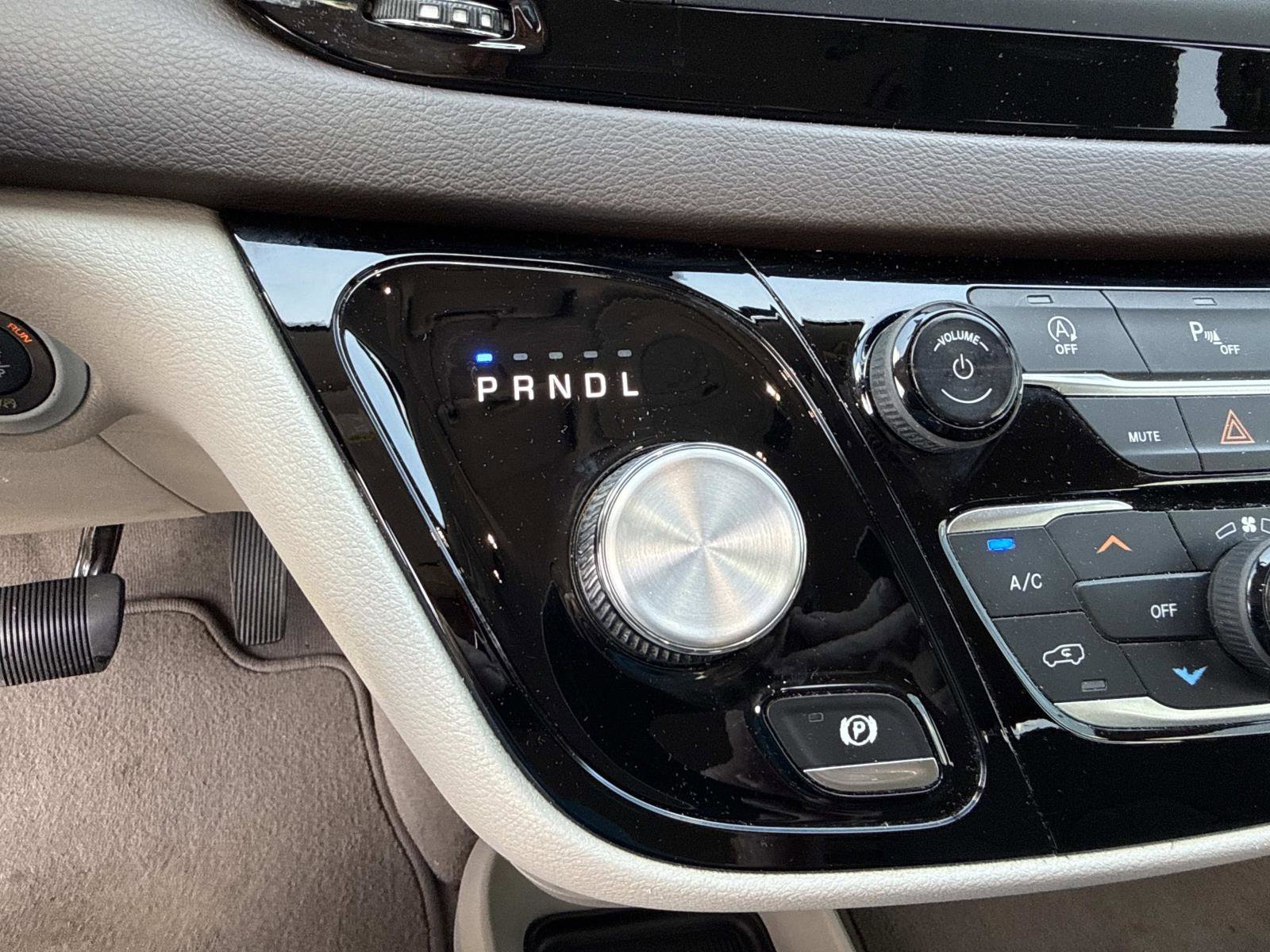 Used 2019 Chrysler Pacifica LX image 26