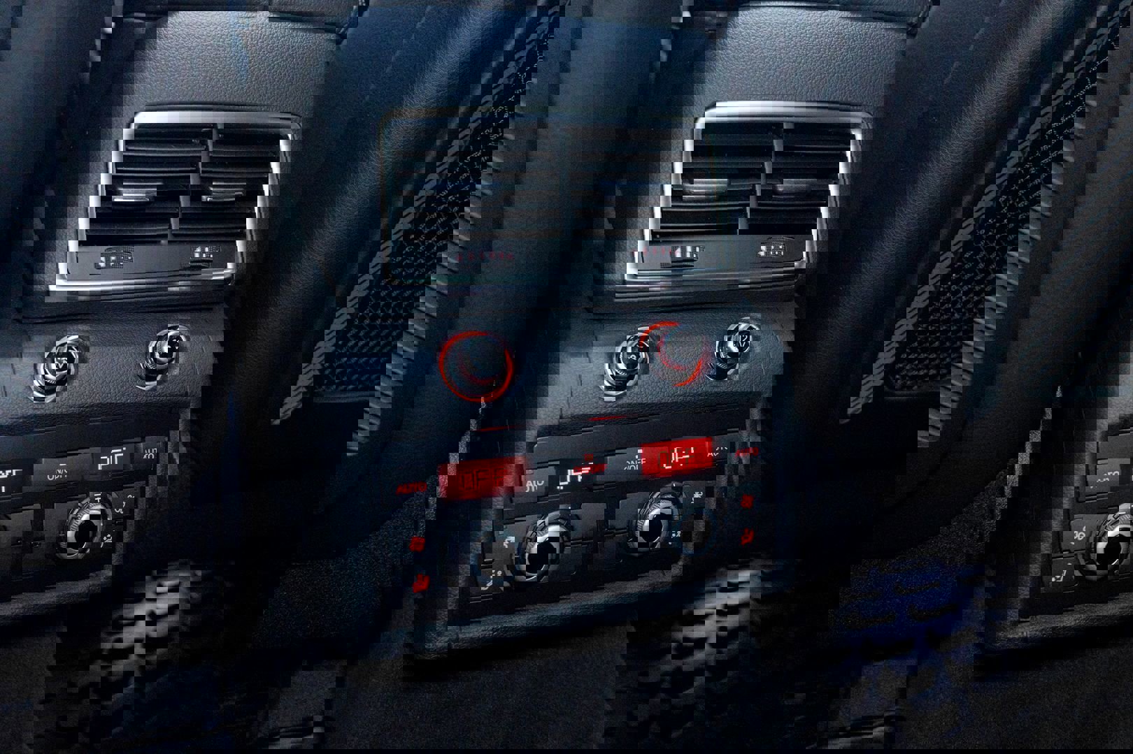 Used 2014 Audi Q7 3.0T S line Prestige w/ Technology Package image 31