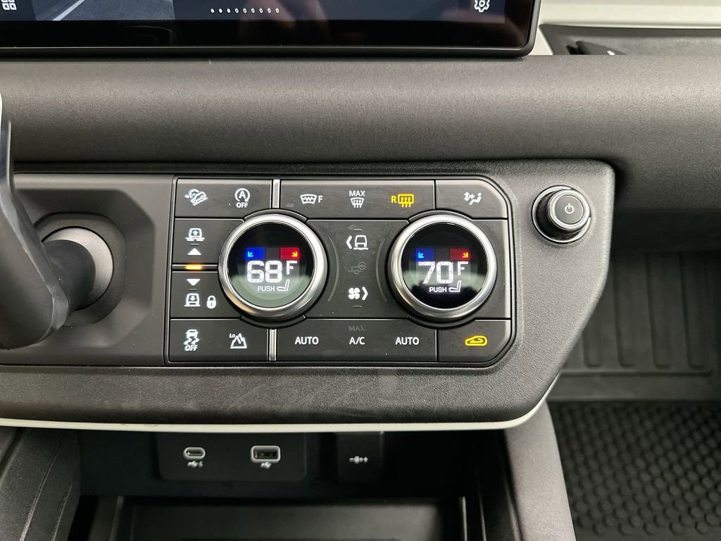 Used 2021 Land Rover Defender 110 S image 13