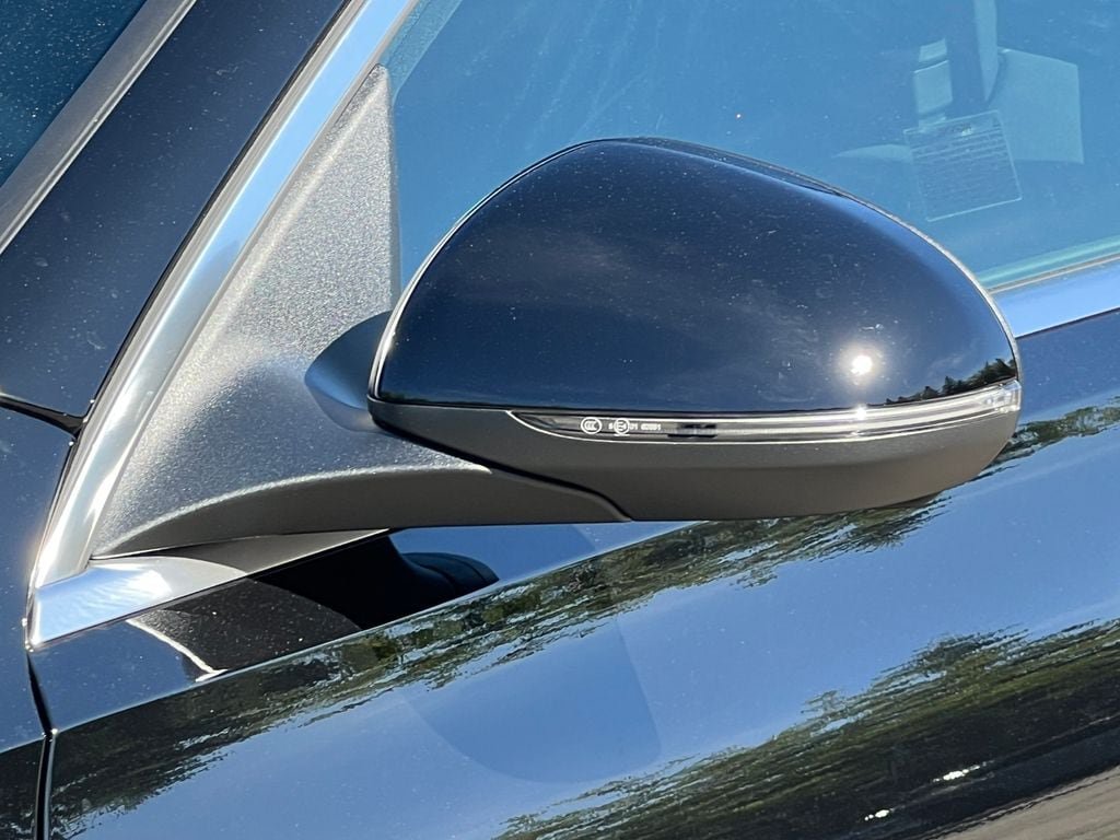 New 2025 Mercedes-Benz C 300 4MATIC Sedan image 9