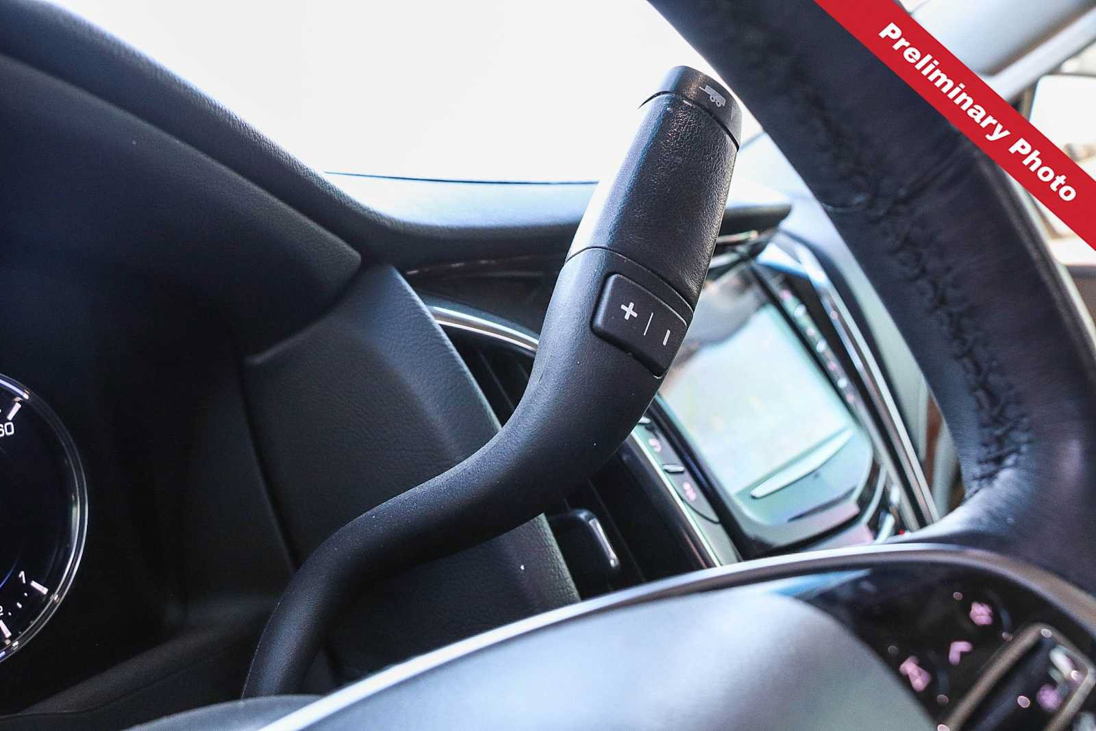 Used 2018 Cadillac Escalade Luxury RWD image 17