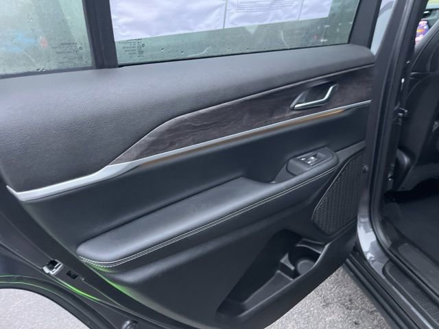 Used 2025 Jeep Grand Cherokee L Limited image 11