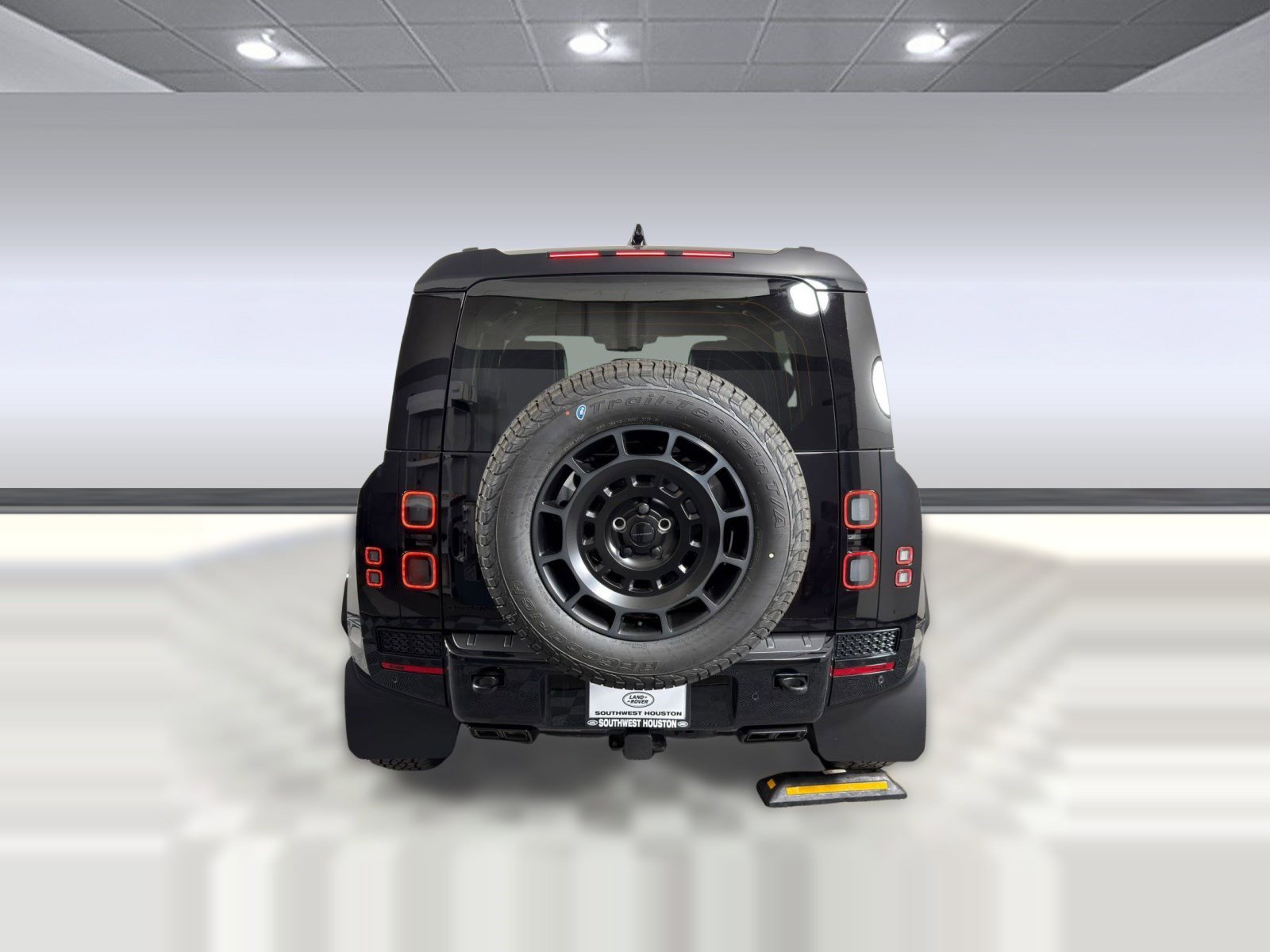 Used 2026 Land Rover Defender 110 OCTA image 10