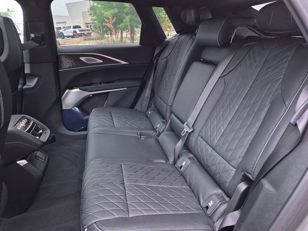 New 2026 Cadillac Lyriq V image 33