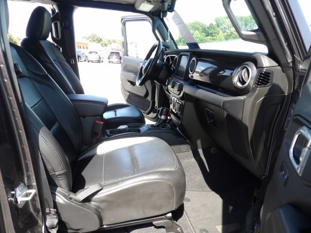 Used 2022 Jeep Wrangler Unlimited Sahara AWD/4WD image 30