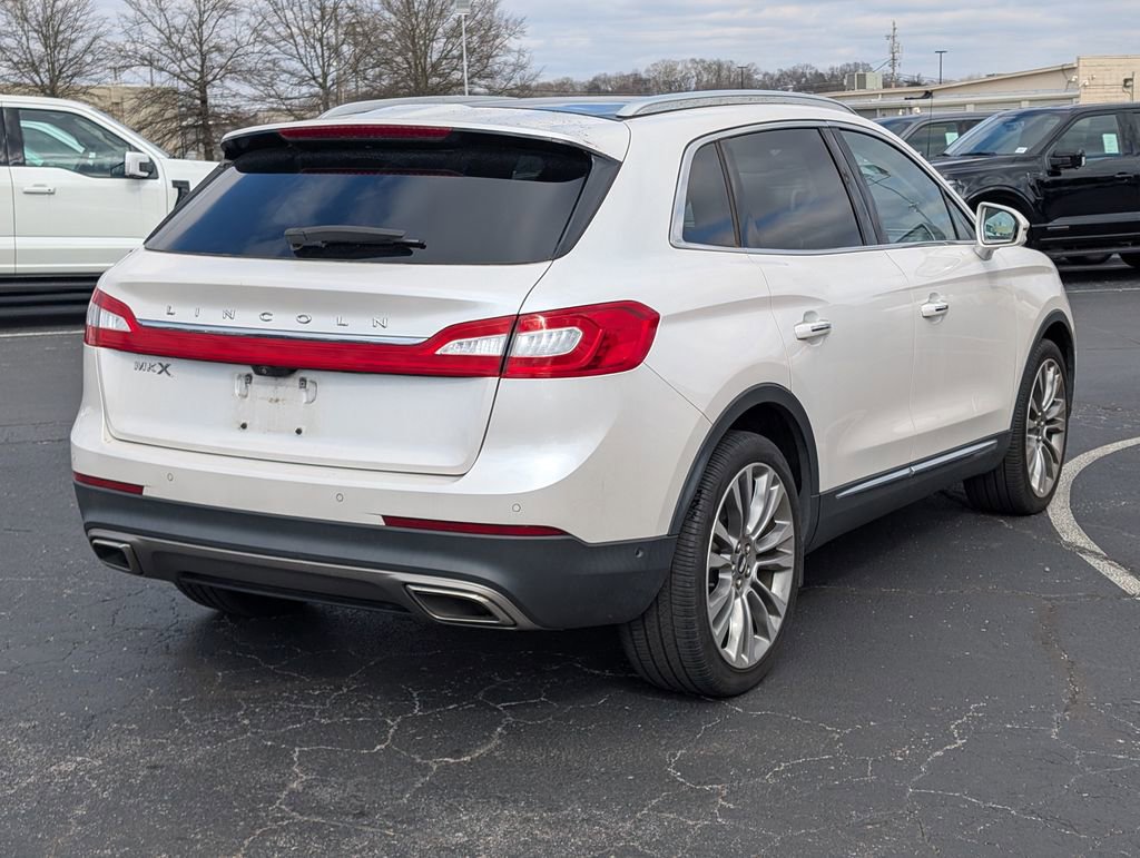 Used 2018 Lincoln MKX Reserve w/ Driver Assistance Package image 3