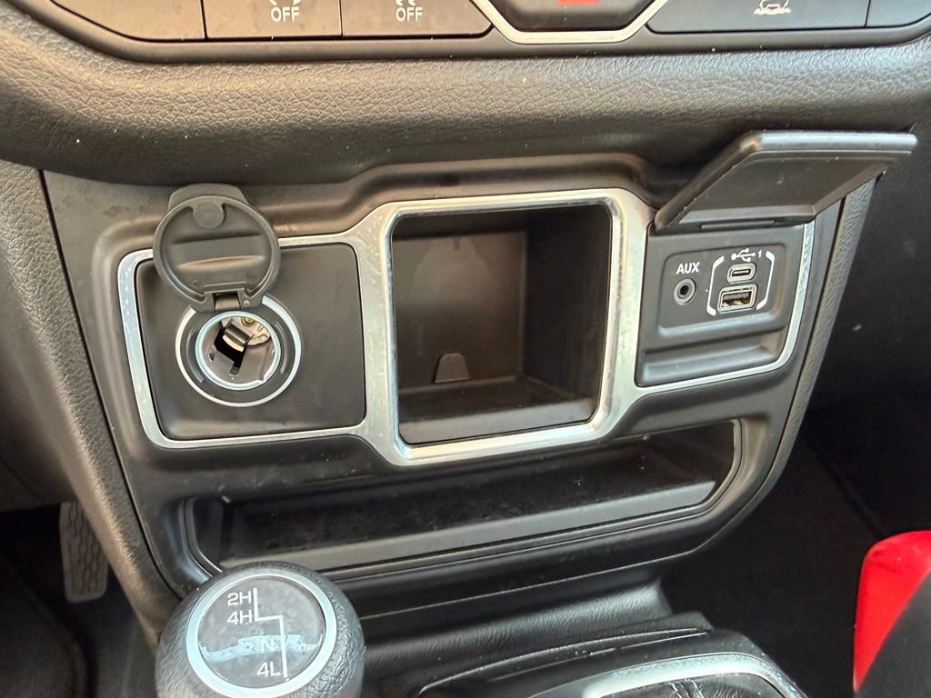 Used 2024 Jeep Wrangler Unlimited Sport AWD/4WD image 25