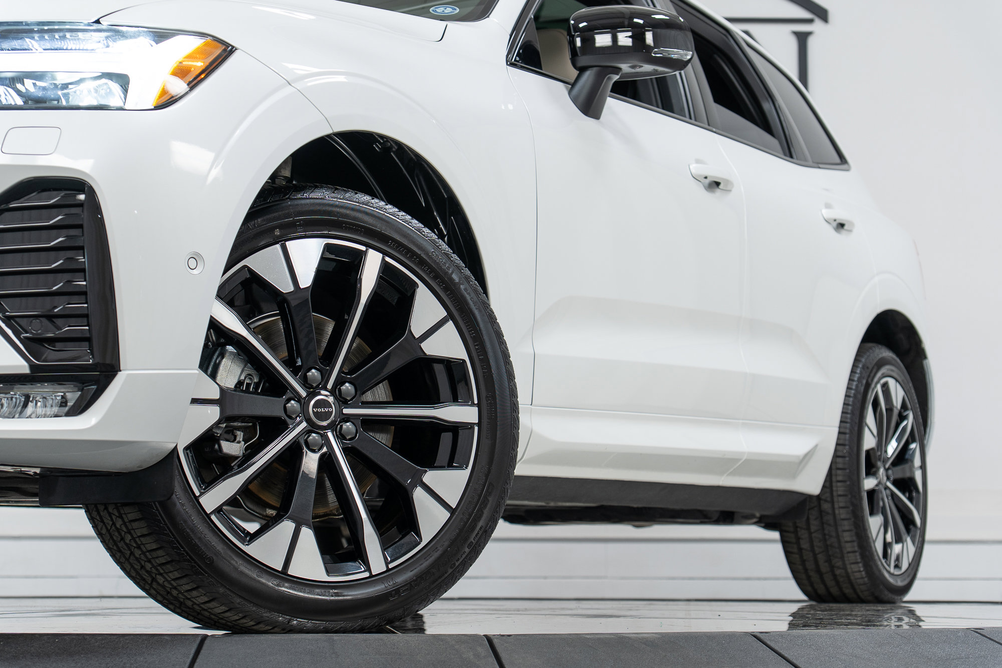 Used 2026 Volvo XC60 B5 Plus w/ Climate Package AWD/4WD image 27