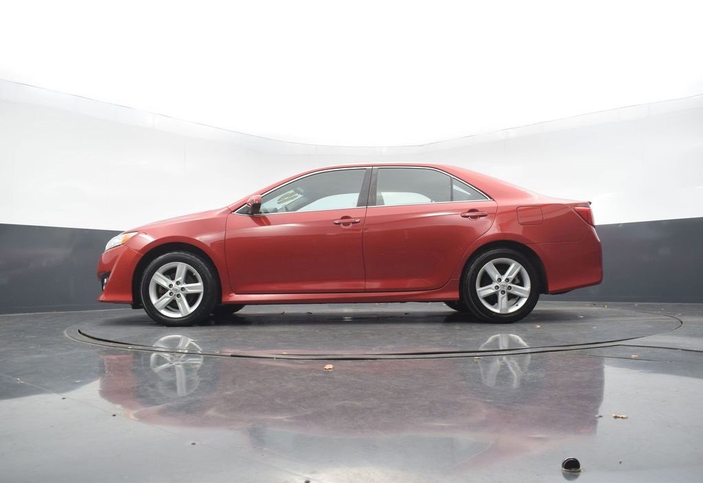 Used 2013 Toyota Camry SE image 48