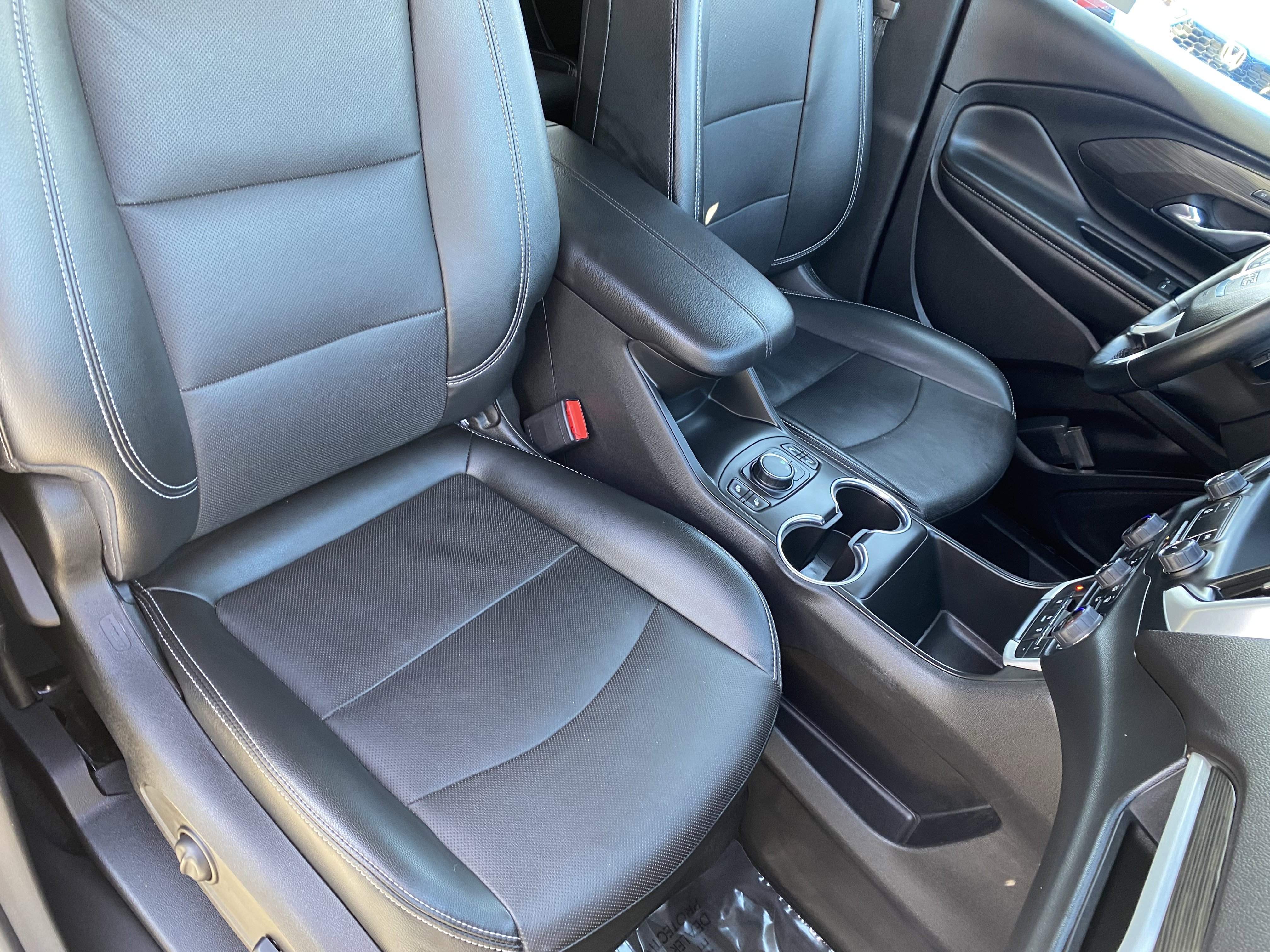 Used 2023 GMC Terrain SLT image 8