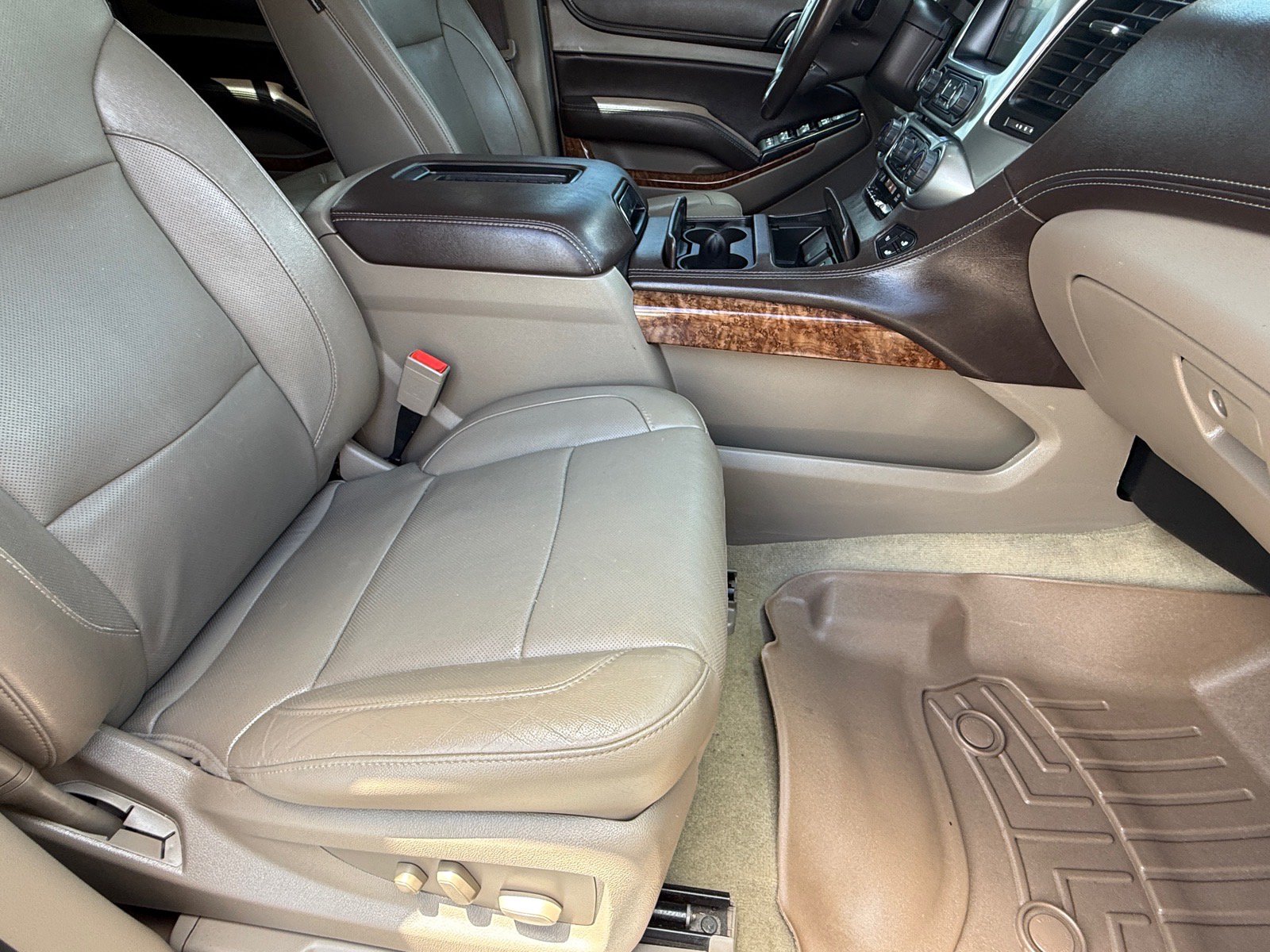 Used 2017 Chevrolet Tahoe Premier AWD/4WD image 10