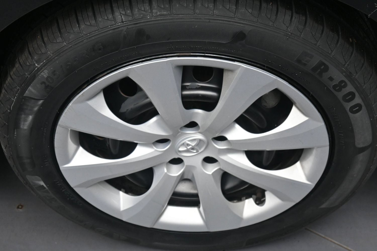 Used 2023 Toyota Corolla LE FWD image 13