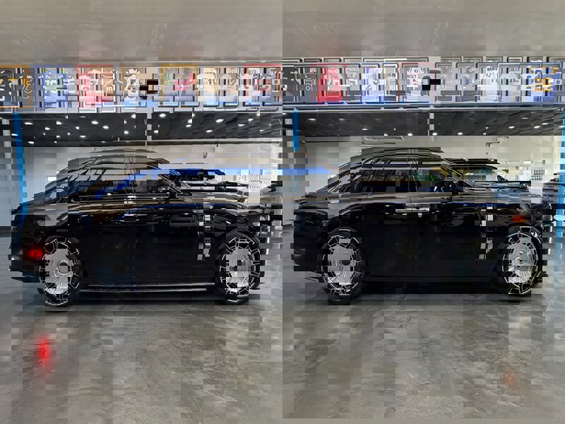Used 2024 Rolls-Royce Phantom Sedan image 12