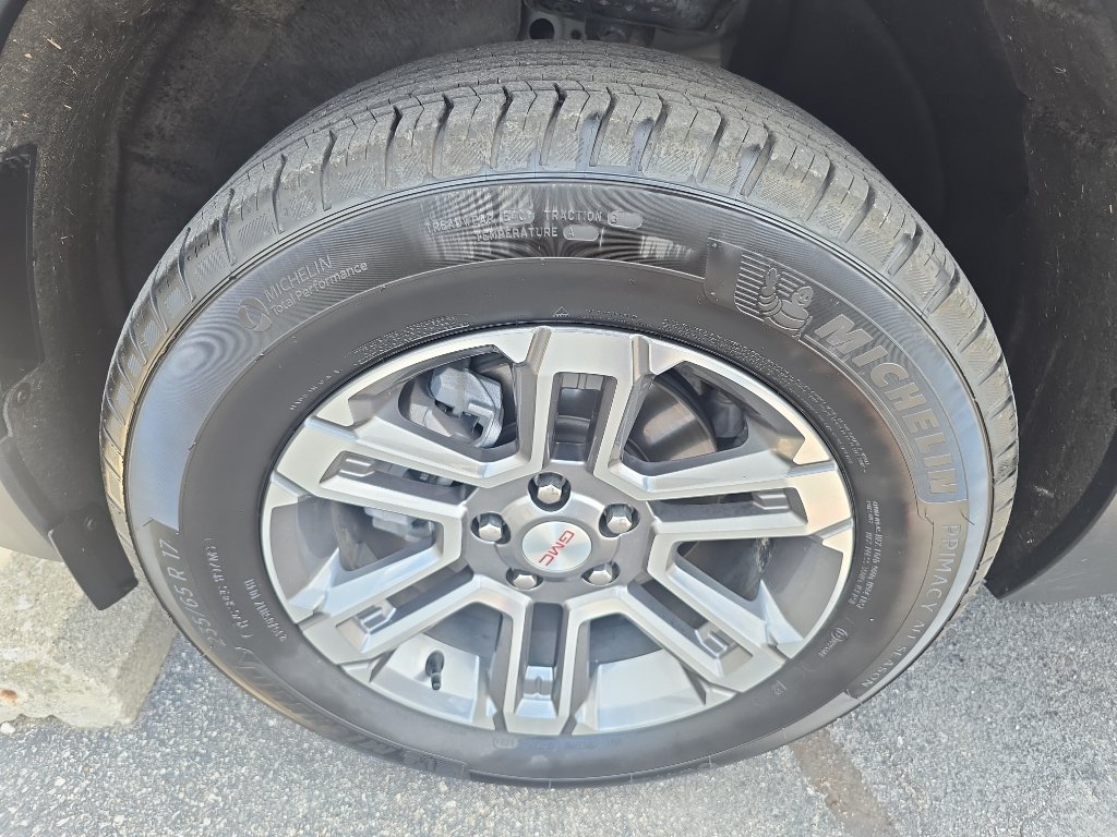 Used 2025 GMC Terrain Elevation AWD/4WD image 26